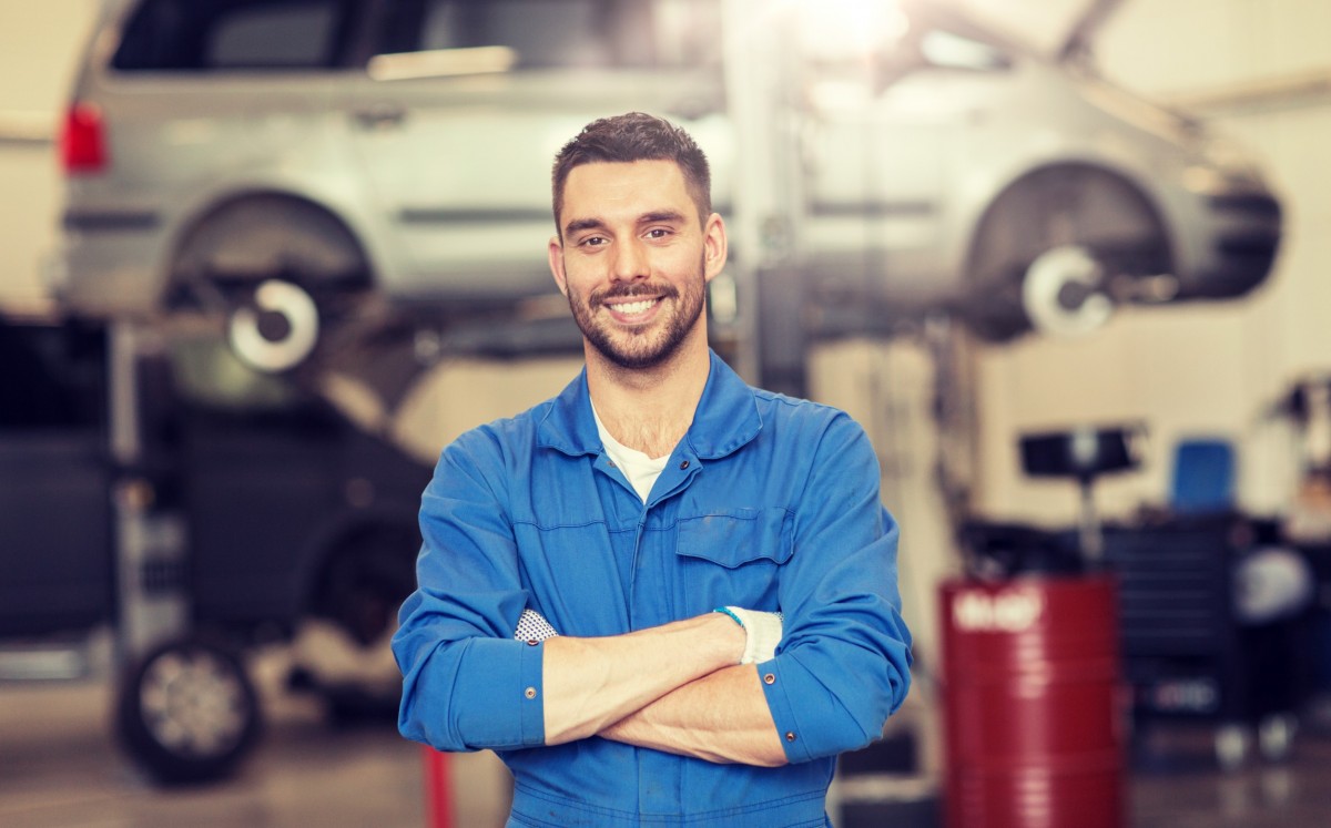 technician in auto shop